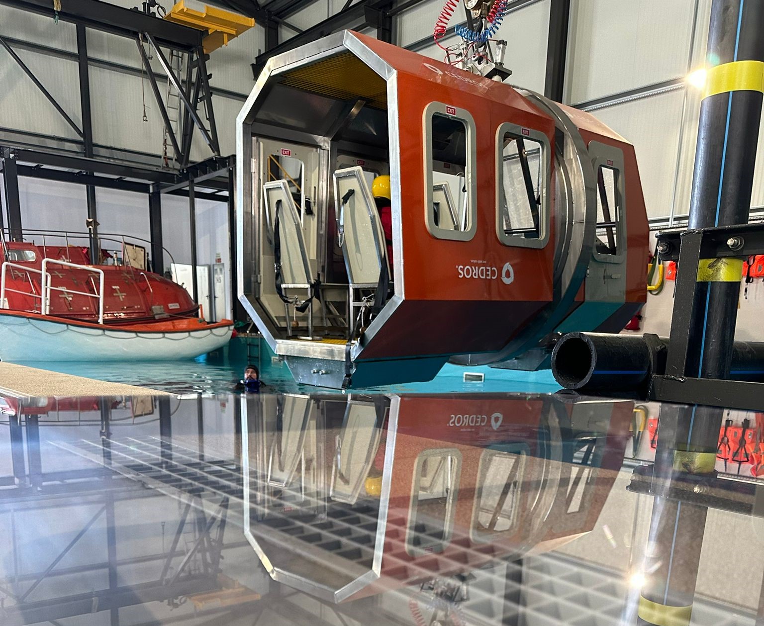 Simulador de helicóptero na piscina do centro de Palmela
